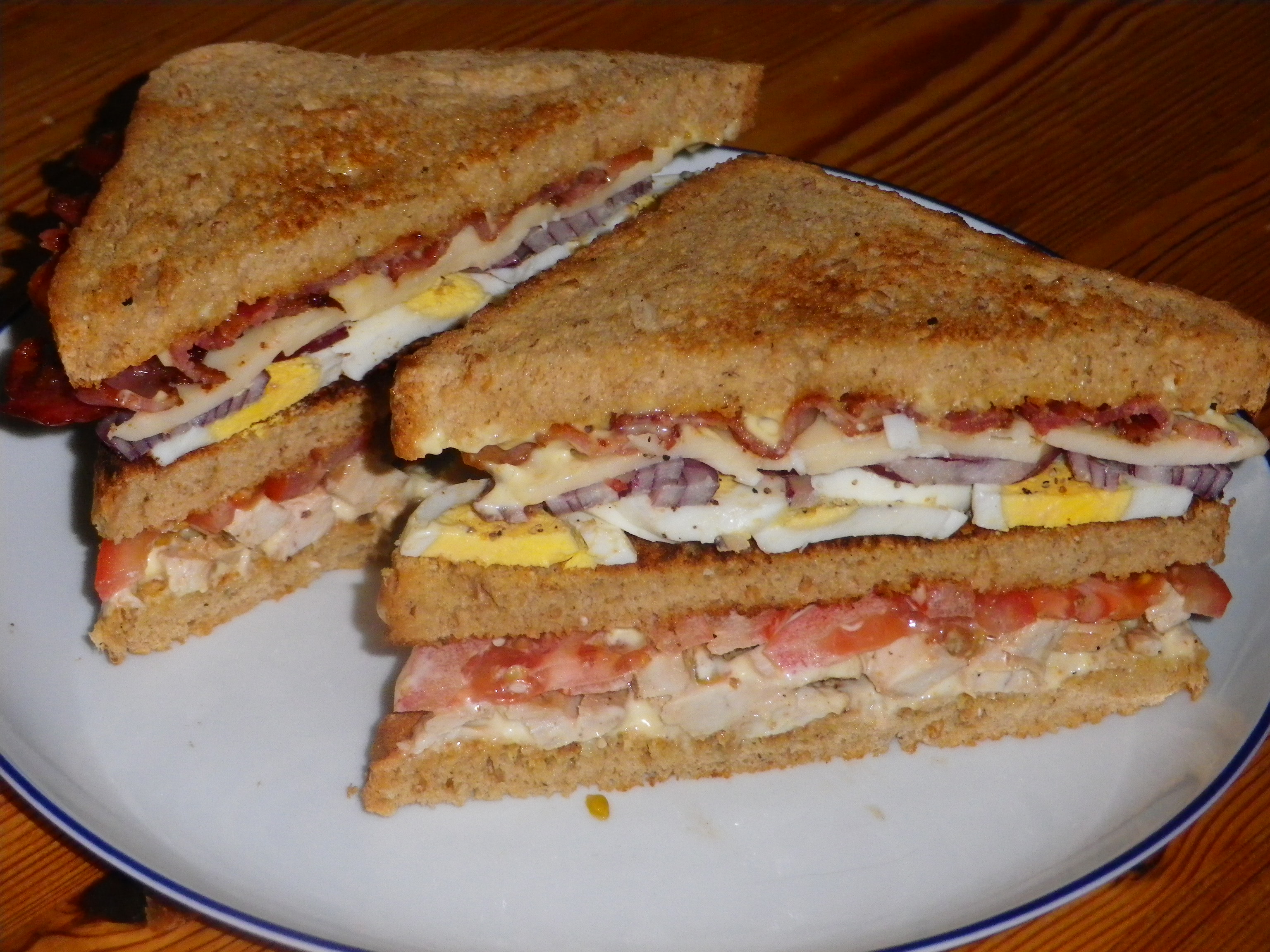 Club sandwich med kylling og bacon – Squash forbi